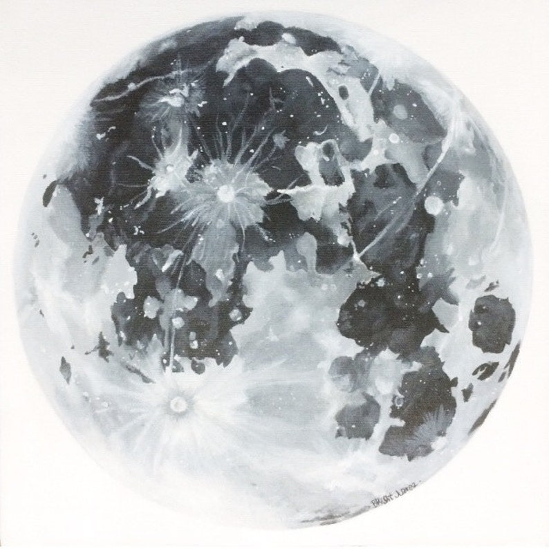 Pode incluir: Uma pintura de aquarela em preto e branco da lua. A lua &eacute; representada em detalhe, mostrando suas crateras e caracter&iacute;sticas da superf&iacute;cie. A pintura &eacute; assinada "Bright Jones 2022" no canto inferior direito.