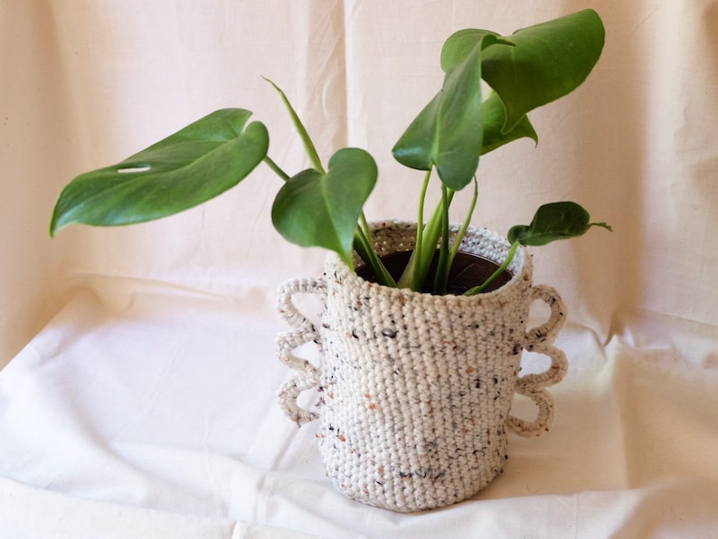 Crochet Vases with Handles / 3 Different Styles / Handmade Décor / Boho Style / Minimalist / Spring Decor Speckled Cylinder