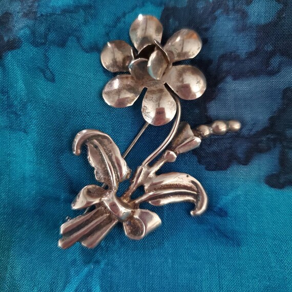 Vintage Sterling Silver Flower brooch - image 4