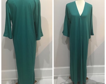 1970s loungewear dress, green muu muu dress, Mrs. Roper dress, Midcentury loungewear,Ladies green long dress,  St. Patricks day dress