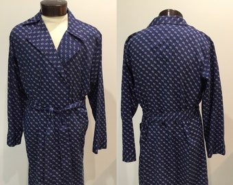 Weldon 1950’s mens robe, robe with riding crop and bugle print, blue mens robe, midcentury robe, men’s nightwear, mens housecoat, shavecoat