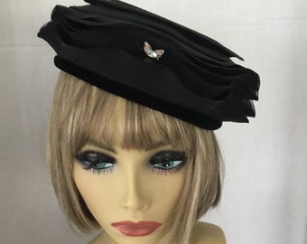 Midcentury hat. Black vintage hat, black cocktail hat, ladies vintage hats, 1960’s black hat, hat