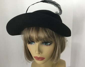 Vintage 1940-50’s Merrimac Hat Corp hat, black wool hat with feather, Cavalier label black wool hat, vintage black hat, ladies black hat