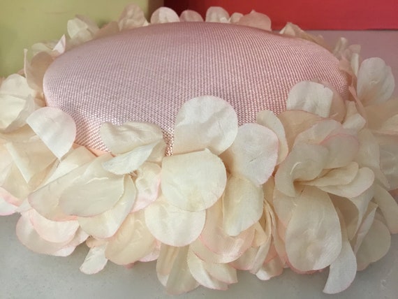 Vintage 50-60’s pink hat, midcentury pink petal h… - image 9