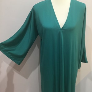 1970s loungewear dress, green muu muu dress, Mrs. Roper dress, Midcentury loungewear,Ladies green long dress, St. Patricks day dress image 6