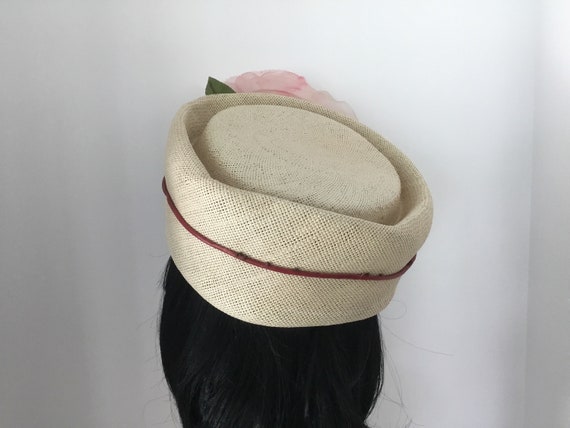 1960’s hat, panama straw hat with pink flower, midcentury spring/summer hat, 60’s hat, whimsy 60’s hat, 60’s style, 60’s fashion, 1960’s hat View 6