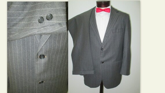 Mens Vintage 1970s suit, Gray pinstripe suit, vint