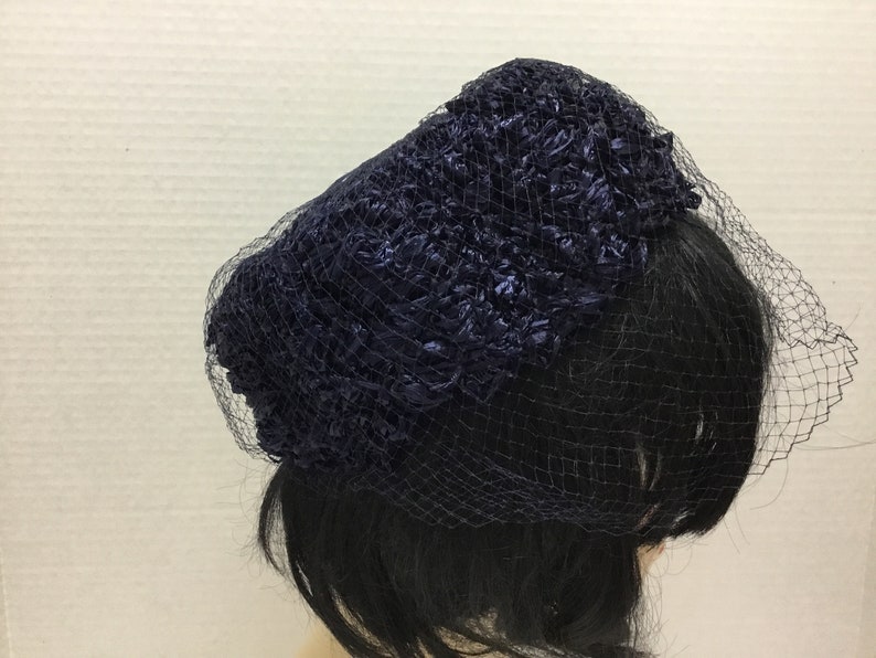 Pill Box Hat, 1960s Navy Blue Hat With Veil, Midcentury Hat,cellophane
