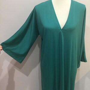 1970s loungewear dress, green muu muu dress, Mrs. Roper dress, Midcentury loungewear,Ladies green long dress, St. Patricks day dress image 5