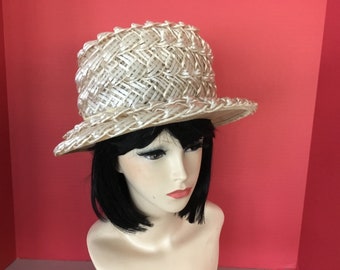 1960’s Ivory cello raffia summer hat, Wesco hat, midcentury hat, 60s summer hat, 60s hats, 1960s vintage hats, 60s fashion, ivory hat,