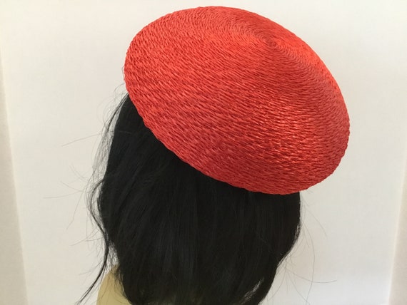 1960’s  red straw  beret with bow, midcentury spr… - image 6