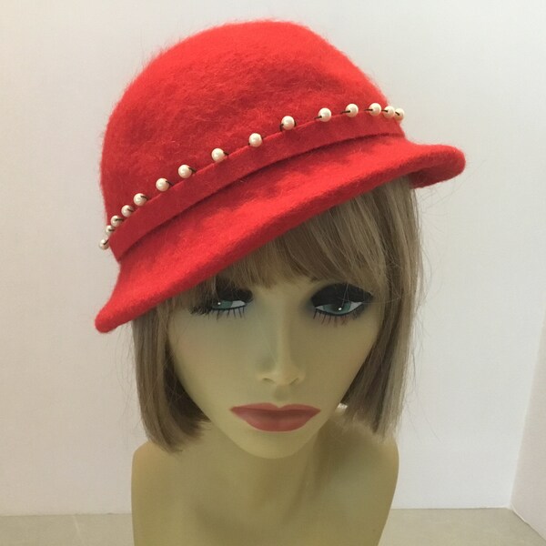 1940’s red wool hat,Neumann-Endler hat, midcentury hat, red 1940s hat,red hat with pearls, ladies vintage hats, 40s hats,