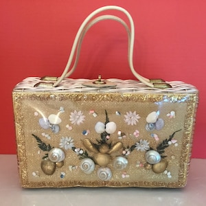 Bolso de mimbre de los años 50 con conchas, bolso de verano Cypress Gardens, bolso de verano Palm Beach Royale de mediados de siglo con panel frontal de conchas