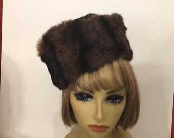 Mink hat, pillbox mink hat, dark brown with black mink midcentury hat, ladies high society mink hat, vintage mink hat,brown mink hat