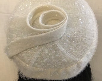 Vintage 1960s Ivory Velvet Pillbox Hat | Jackie Kennedy Style Formal Hat 1960 main image 4