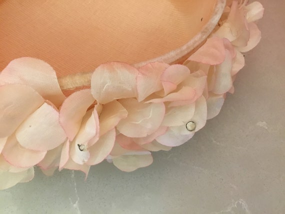 Vintage 50-60’s pink hat, midcentury pink petal h… - image 7