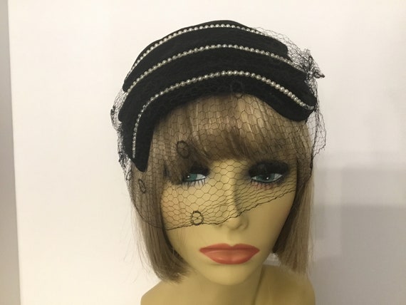 1950-60’s black hat with netting and rhinestones,… - image 8