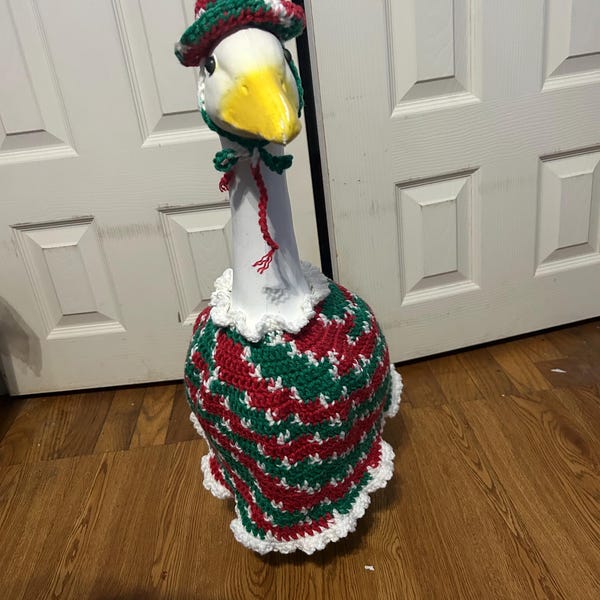 Lawn Goose Festive Christmas Outfit