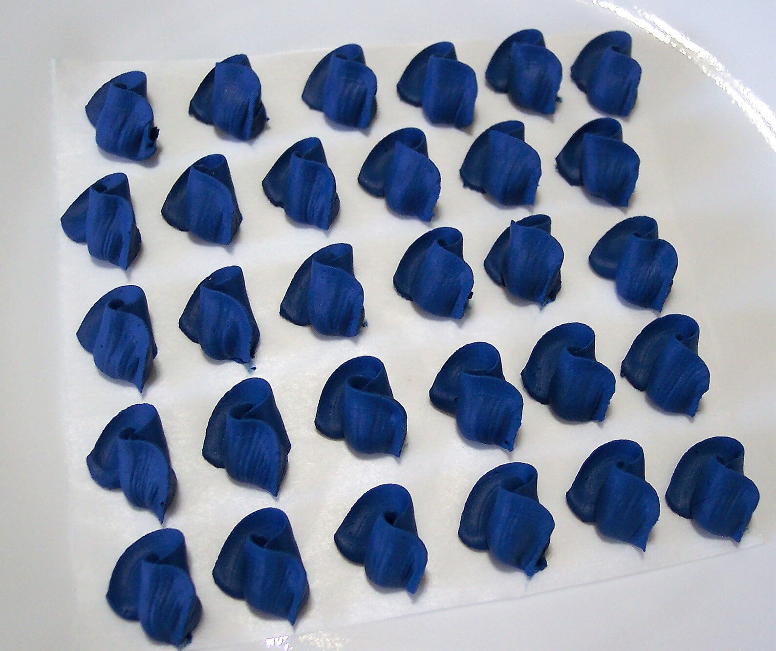 50 1/2 Edible Rose Edible Flower Edible Topper Etsy