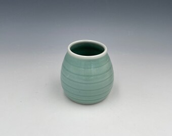 Jarrón o jarra de porcelana grabada en azul y acero multiusos, fabricado a torno