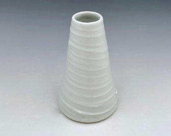 Jarrón blanco texturizado