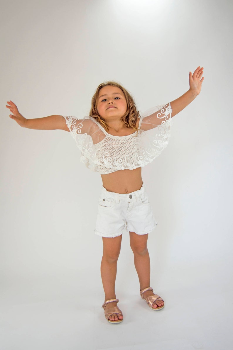 Crochet crop top with open shoulders and lace frill Beach crop top Crochet summer top