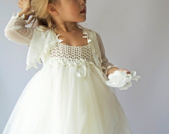 Boléro en tulle pour filles ELIZA. Boléro pour occasions spéciales avec bordure en dentelle au crochet.