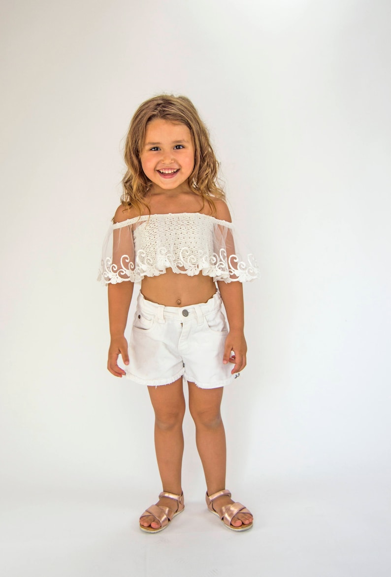 Crochet crop top with open shoulders and lace frill Beach crop top Crochet summer top