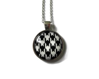 Houndstooth NECKLACE - black and White - statement Necklace - classy Jewelry - Retro Necklace - simple Pendant