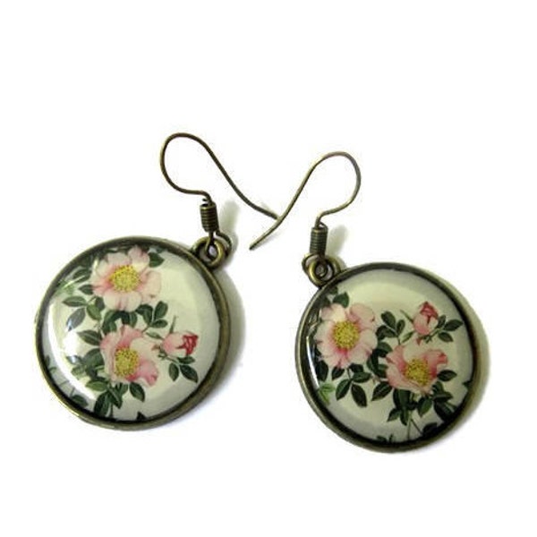 BOUCLES D'OREILLES fleurs vintage rose, bijoux fleurs, style romantique, bijoux roses, boucles roses, shabby chic, printemps