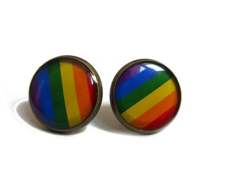 Orecchini arcobaleno, borchie LGBT, gioielli LGBT, gioielli per l'orgoglio gay, matrimonio egualitario, design arcobaleno a strisce, alla moda