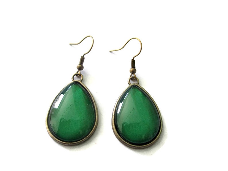 BOUCLES D'OREILLES PENDANTES vertes, boucles gouttes vertes, vintage, bijoux vert, bijoux été, couleur, minimaliste, clip image 1