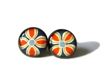 FLOWERS EARRINGS, orange and blue stud Earrings, bohemian studs, Geometric jewelry, Boho jewelry, Flower posts, danslairdutemps