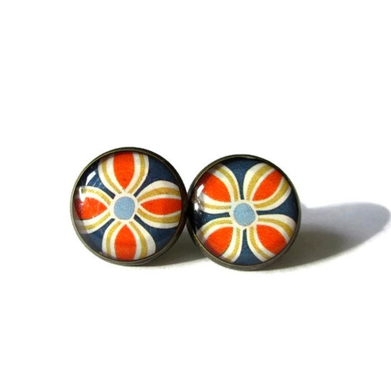 FLOWERS EARRINGS, orange and blue stud Earrings, bohemian studs, Geometric jewelry, Boho jewelry, Flower posts, danslairdutemps image 1