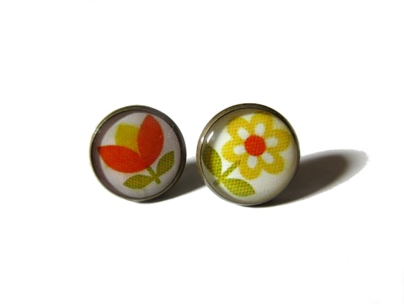 BOUCLES D'OREILLES FLEURS vintage orange et jaune, puces d'oreilles fleurs, bijoux motif été, bijoux printemps, jardin, cabochon