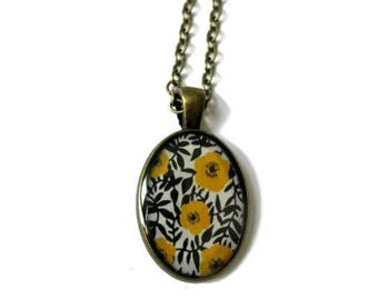 OVAL pendant - mustard YELLOW necklace - Flowers jewelry - yellow flower - small necklace - lmower necklace - flower jewelry - boho chic