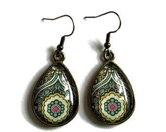 Teardrop Earrings, Paisley Pattern, green BOHO Earrings, Hippie Jewelry, Indian Style, Ethnic Jewelry, Tribal - clip