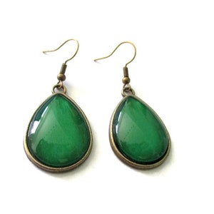 BOUCLES D'OREILLES PENDANTES vertes, boucles gouttes vertes, vintage, bijoux vert, bijoux été, couleur, minimaliste, clip image 2