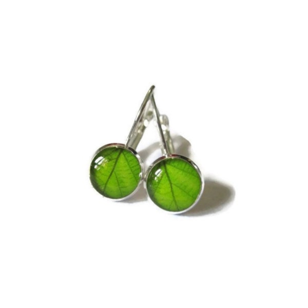 GREEN LEAF EARRINGS, Leaf studs, Tiny Dangle Earrings, spring jewelry, Nature Jewelry, Green Leaves, stainless steel, dans l'air du temps