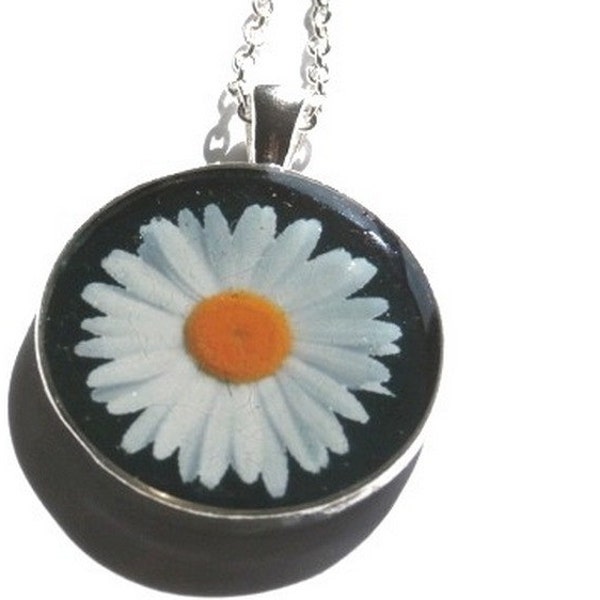 Daisy necklace - DAISY PENDANT - resin necklace Picture - Flower necklace - flowers  vintage pendant  gift for her BOHO necklace  boho style