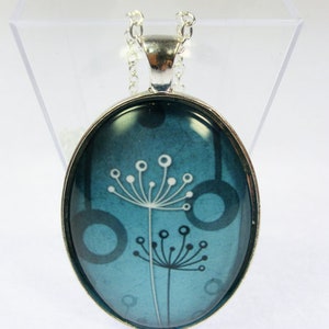 Mounted glass necklace woman dandelion oval image 2