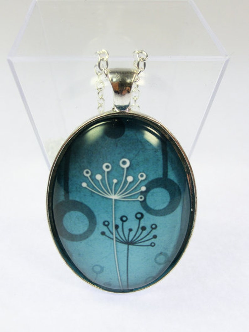 Mounted glass necklace woman dandelion oval image 2