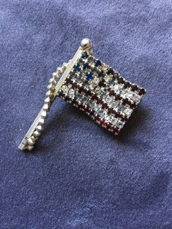 and Royal Blue Crystals Clear Medium Gold American Flag Brooch Pin Red