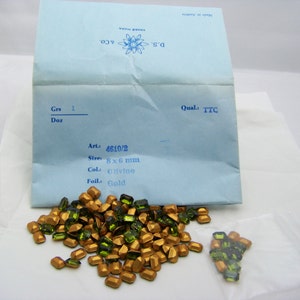 Vintage Swarovski Olivine Octagon Crystal cabs   Cabs 2/043
