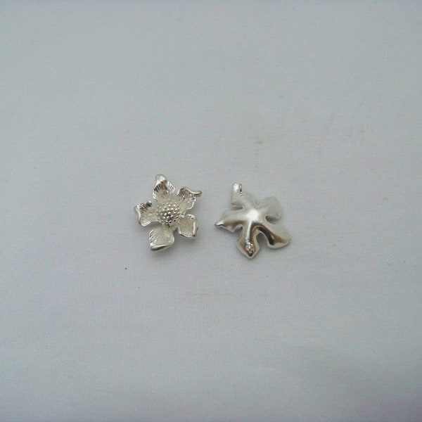 Matte Silver Kawaii Flower Charm 3138