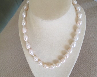 Genuine South Seas Pearl Strand. 19" Baroque