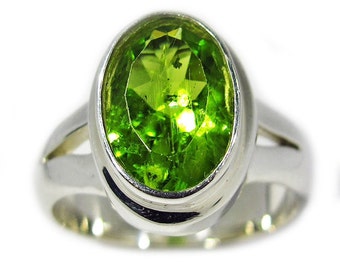 Peridot Ring in Sterling Silver.