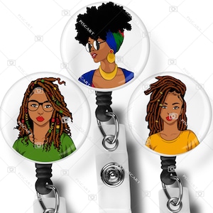 Negra, afro-americana, mulher, cabelo natural, cachos retráteis 002