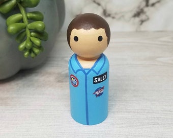 Sally Ride Peg Doll Astronaut Figurine Peg People Feminist Historical Decoration NASA Space Hand Painted  Art Gift for Nonbinary, Men, Women