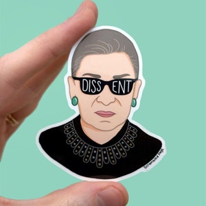 Ruth Bader Ginsburg I Dissent Notorious RBG Wodoodporna naklejka Naklejka na laptopa Feministyczne prezenty dla kobiet Dziewczynki Naklejka niebinarna Pamiątkowa SCOTUS